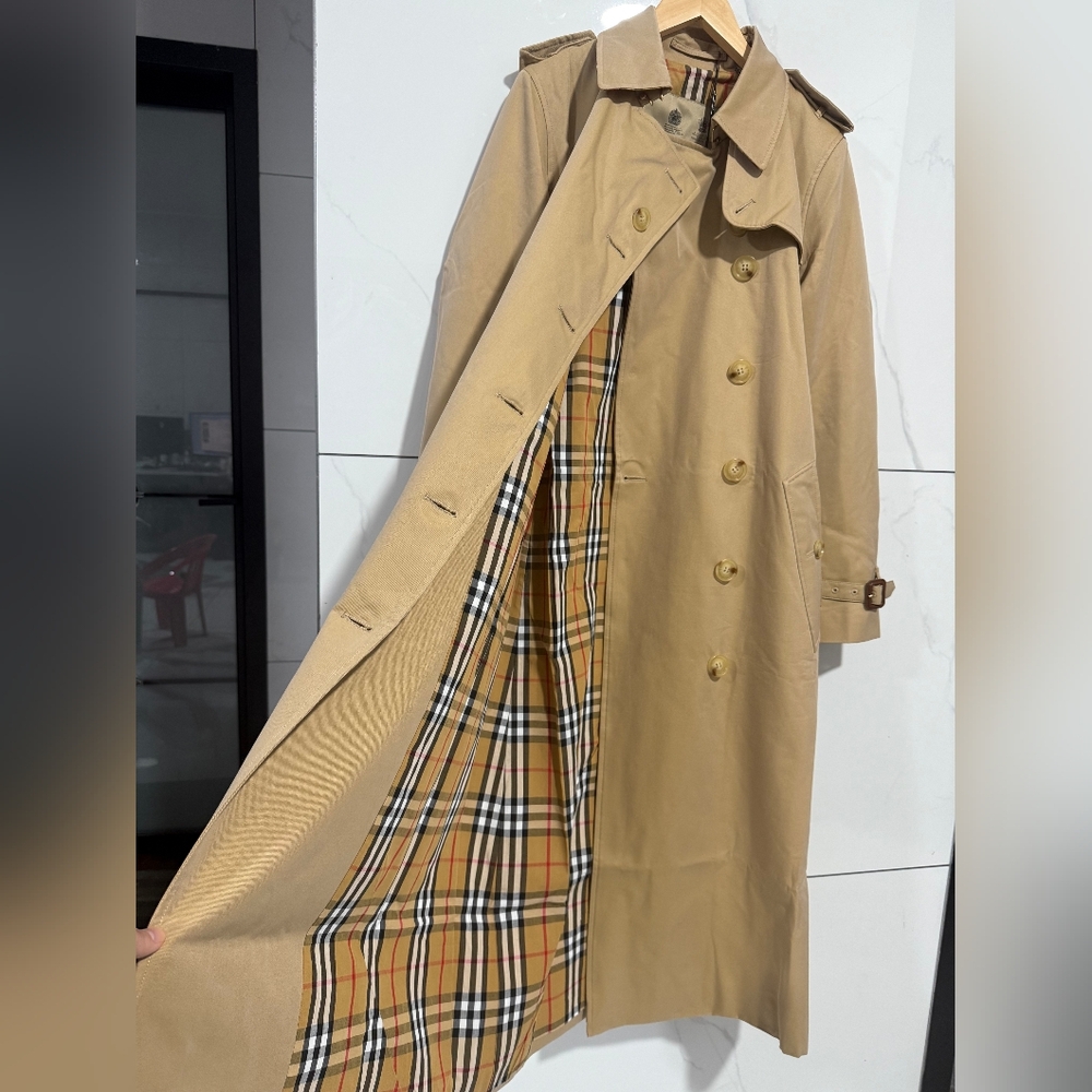 Burberry Tan Trench Coat for Women - Picture 13 of 16